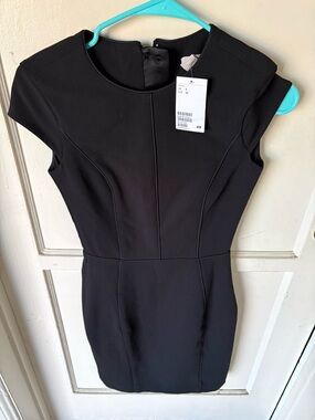 H&M Black Cap Sleeve Mini Sheath Dress